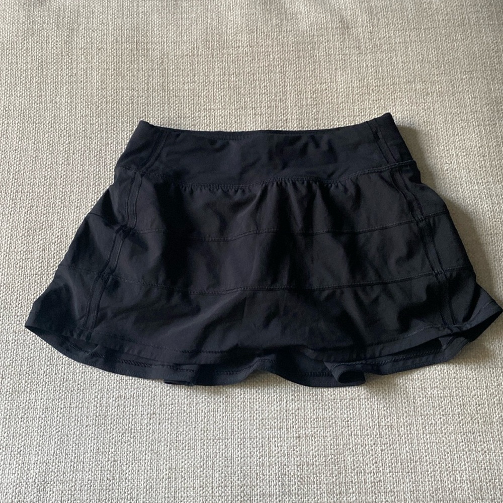 Black lululemon skort skirt with built in shorts